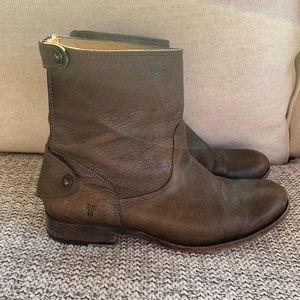 Frye Boots Size 10, taupe grey.